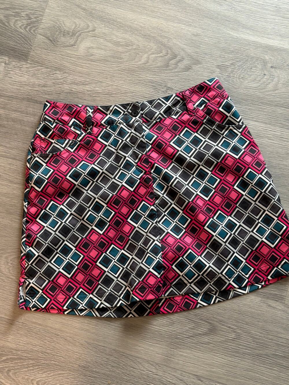 Slazenger size 2 golf skort teal pink black gray